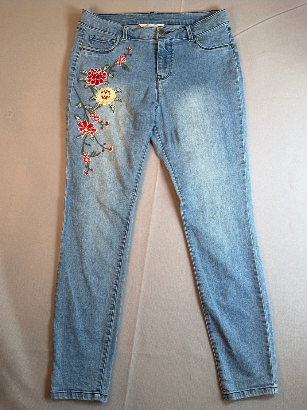Workshop Women’s sz12 Light Wash Skinny Stretch Jeans with Floral Embroidery